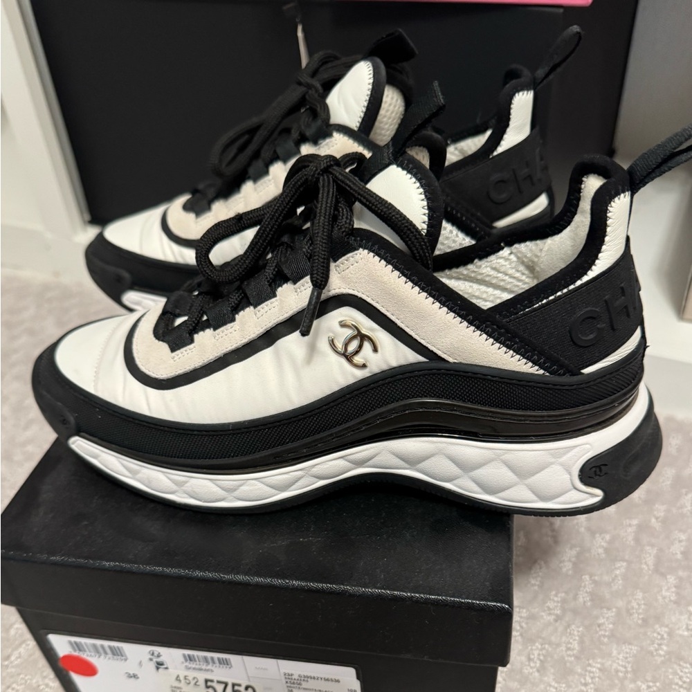 Chanel Sneaker 38